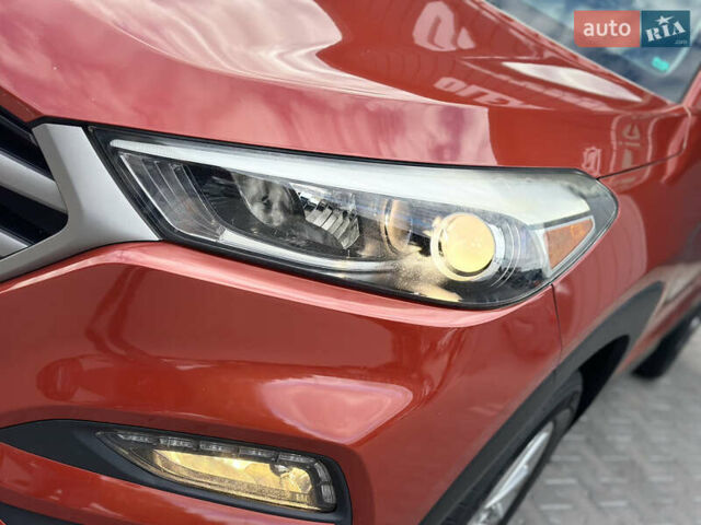 Хендай Туксон 2016 в Владимир-Волынский на Automoto.ua Оранжевый Хендай Туксон, объемом двигателя 2 л и пробегом 144 тыс. км за 13000 $, фото 26 на Automoto.ua