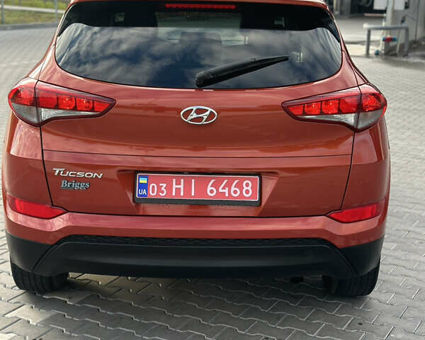 Хендай Туксон 2016 в Владимир-Волынский на Automoto.ua Оранжевый Хендай Туксон, объемом двигателя 2 л и пробегом 144 тыс. км за 13000 $, фото 5 на Automoto.ua