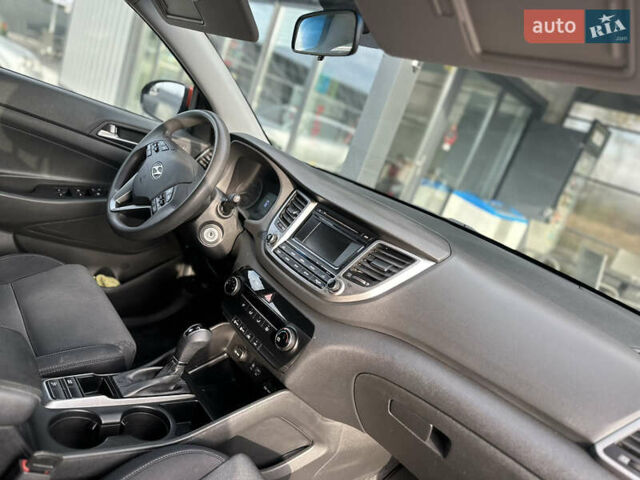 Хендай Туксон 2016 в Владимир-Волынский на Automoto.ua Оранжевый Хендай Туксон, объемом двигателя 2 л и пробегом 144 тыс. км за 13000 $, фото 71 на Automoto.ua