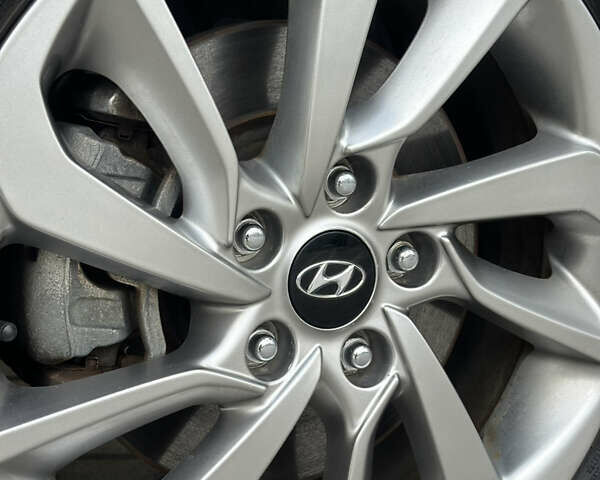 Хендай Туксон 2016 в Владимир-Волынский на Automoto.ua Оранжевый Хендай Туксон, объемом двигателя 2 л и пробегом 144 тыс. км за 13000 $, фото 45 на Automoto.ua