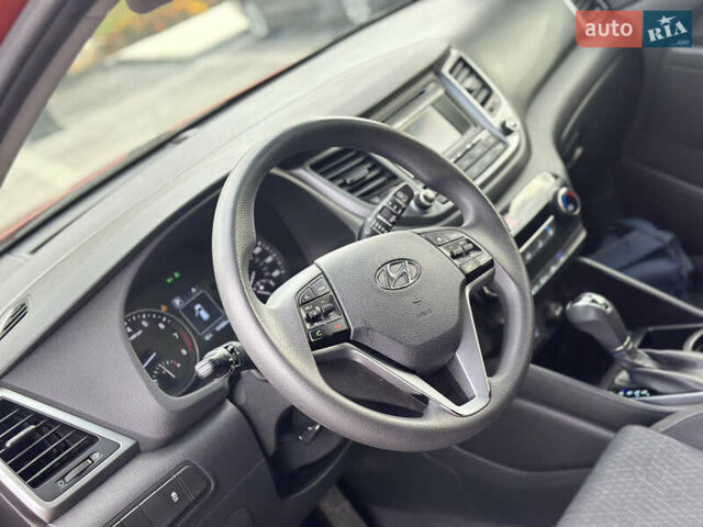 Хендай Туксон 2016 в Владимир-Волынский на Automoto.ua Оранжевый Хендай Туксон, объемом двигателя 2 л и пробегом 144 тыс. км за 13000 $, фото 50 на Automoto.ua