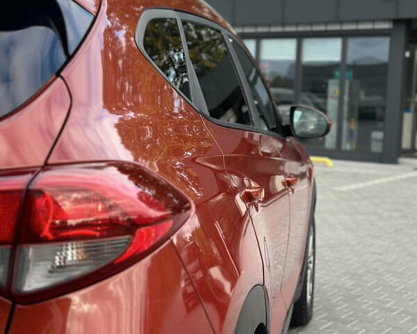 Хендай Туксон 2016 в Владимир-Волынский на Automoto.ua Оранжевый Хендай Туксон, объемом двигателя 2 л и пробегом 144 тыс. км за 13000 $, фото 41 на Automoto.ua