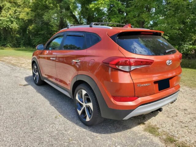 Хендай Туксон 2017 в Одессе на Automoto.ua Оранжевый Хендай Туксон, объемом двигателя 1.6 л и пробегом 63 тыс. км за 7599 $, фото 4 на Automoto.ua