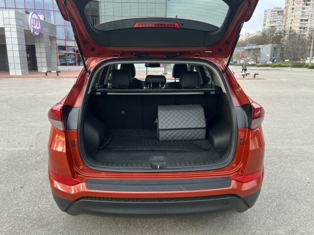 Хендай Туксон 2017 в Харькове на Automoto.ua Оранжевый Хендай Туксон, объемом двигателя 2 л и пробегом 129 тыс. км за 15800 $, фото 8 на Automoto.ua