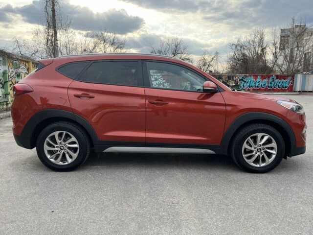 Хендай Туксон 2017 в Харькове на Automoto.ua Оранжевый Хендай Туксон, объемом двигателя 2 л и пробегом 129 тыс. км за 15800 $, фото 6 на Automoto.ua