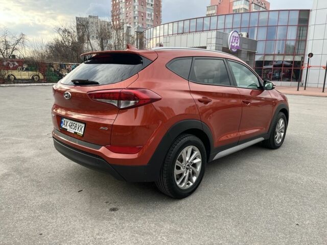 Хендай Туксон 2017 в Харькове на Automoto.ua Оранжевый Хендай Туксон, объемом двигателя 2 л и пробегом 129 тыс. км за 15800 $, фото 4 на Automoto.ua