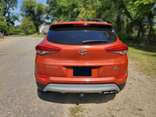 Хендай Туксон 2017 в Одессе на Automoto.ua Оранжевый Хендай Туксон, объемом двигателя 1.6 л и пробегом 63 тыс. км за 7599 $, фото 5 на Automoto.ua