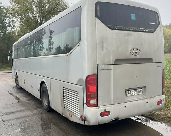 Серый Хендай Юниверс, объемом двигателя 12.34 л и пробегом 310 тыс. км за 17500 $, фото 6 на Automoto.ua