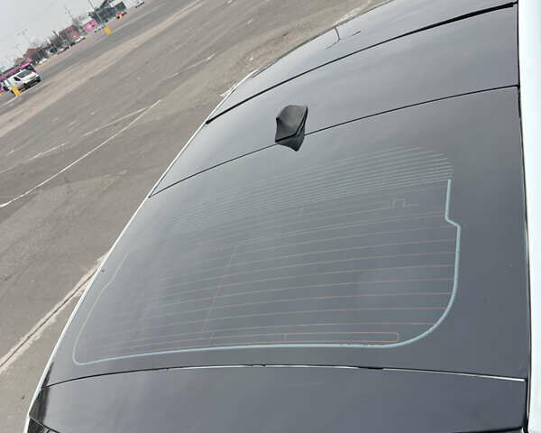 Белый Хендай Велостер, объемом двигателя 1.59 л и пробегом 190 тыс. км за 8600 $, фото 22 на Automoto.ua