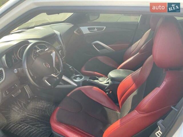 Хендай Велостер 2011 в Днепре (Днепропетровске) на Automoto.ua Белый Хендай Велостер, объемом двигателя 1.59 л и пробегом 120 тыс. км за 10000 $, фото 15 на Automoto.ua