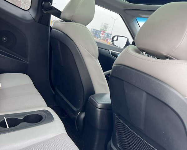 Белый Хендай Велостер, объемом двигателя 1.59 л и пробегом 190 тыс. км за 8600 $, фото 25 на Automoto.ua