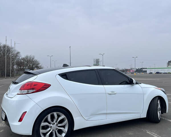 Белый Хендай Велостер, объемом двигателя 1.59 л и пробегом 190 тыс. км за 8600 $, фото 2 на Automoto.ua