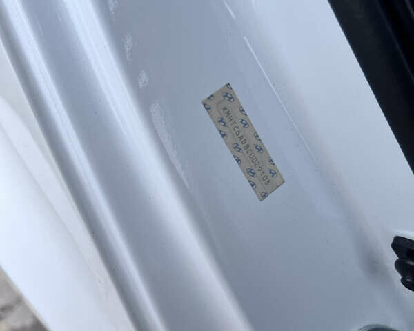 Белый Хендай Велостер, объемом двигателя 1.59 л и пробегом 190 тыс. км за 8600 $, фото 28 на Automoto.ua