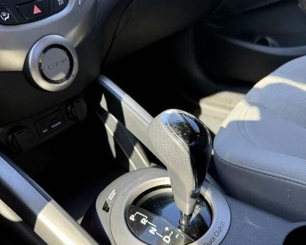 Білий Хендай Велостер, об'ємом двигуна 1.6 л та пробігом 107 тис. км за 7900 $, фото 11 на Automoto.ua
