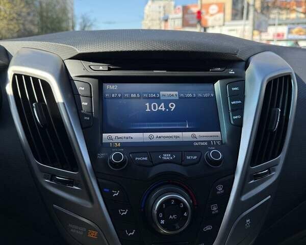 Белый Хендай Велостер, объемом двигателя 1.6 л и пробегом 172 тыс. км за 7300 $, фото 9 на Automoto.ua