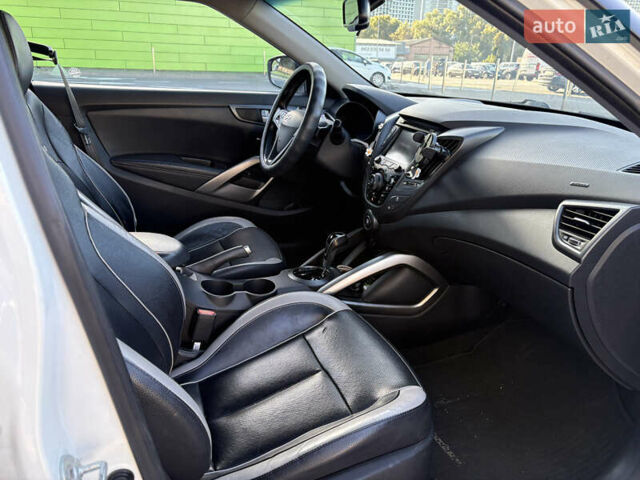 Белый Хендай Велостер, объемом двигателя 1.6 л и пробегом 89 тыс. км за 12500 $, фото 12 на Automoto.ua