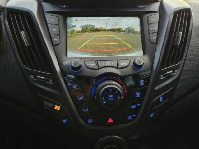 Белый Хендай Велостер, объемом двигателя 1.6 л и пробегом 71 тыс. км за 7000 $, фото 11 на Automoto.ua