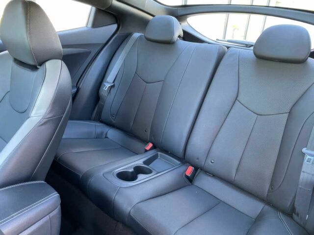 Белый Хендай Велостер, объемом двигателя 1.6 л и пробегом 61 тыс. км за 1650 $, фото 12 на Automoto.ua