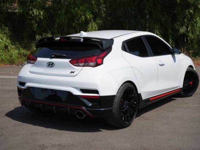 Белый Хендай Велостер, объемом двигателя 2 л и пробегом 39 тыс. км за 3950 $, фото 1 на Automoto.ua