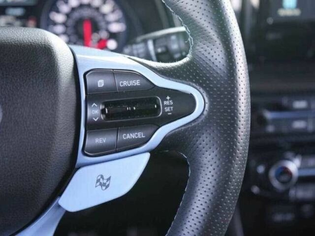 Белый Хендай Велостер, объемом двигателя 2 л и пробегом 39 тыс. км за 3950 $, фото 13 на Automoto.ua