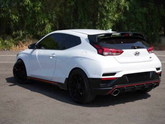 Белый Хендай Велостер, объемом двигателя 2 л и пробегом 39 тыс. км за 3950 $, фото 3 на Automoto.ua