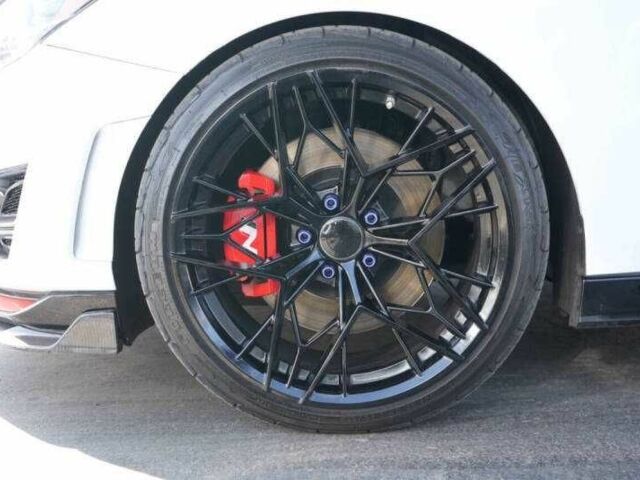 Белый Хендай Велостер, объемом двигателя 2 л и пробегом 39 тыс. км за 3950 $, фото 5 на Automoto.ua