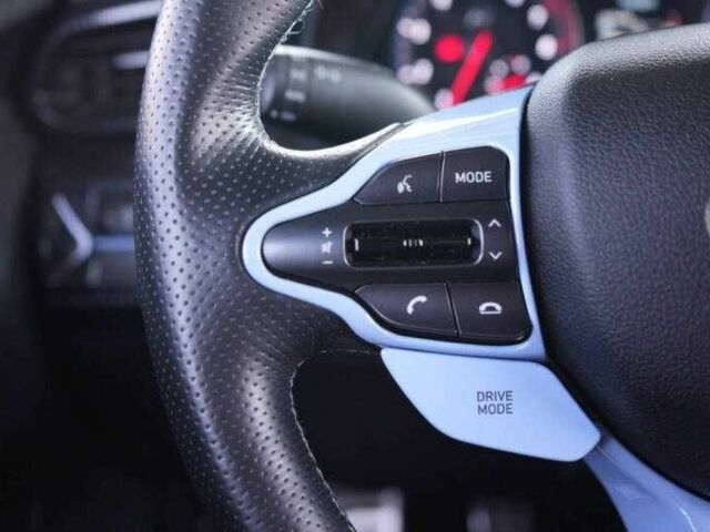 Белый Хендай Велостер, объемом двигателя 2 л и пробегом 39 тыс. км за 3950 $, фото 12 на Automoto.ua