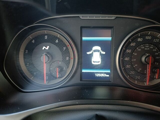 Белый Хендай Велостер, объемом двигателя 2 л и пробегом 125 тыс. км за 17500 $, фото 6 на Automoto.ua