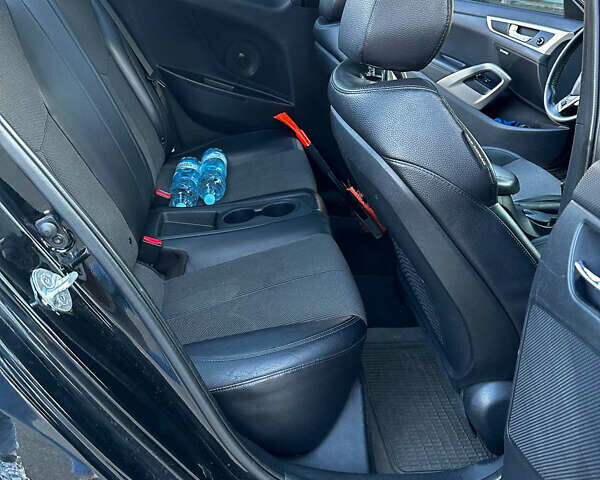 Черный Хендай Велостер, объемом двигателя 1.6 л и пробегом 235 тыс. км за 7400 $, фото 10 на Automoto.ua