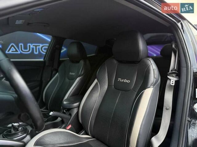 Черный Хендай Велостер, объемом двигателя 1.6 л и пробегом 113 тыс. км за 9299 $, фото 12 на Automoto.ua