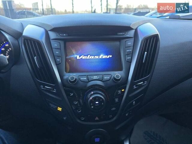 Черный Хендай Велостер, объемом двигателя 1.6 л и пробегом 180 тыс. км за 9950 $, фото 17 на Automoto.ua