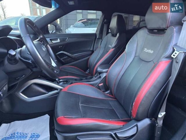 Черный Хендай Велостер, объемом двигателя 1.6 л и пробегом 180 тыс. км за 9950 $, фото 10 на Automoto.ua