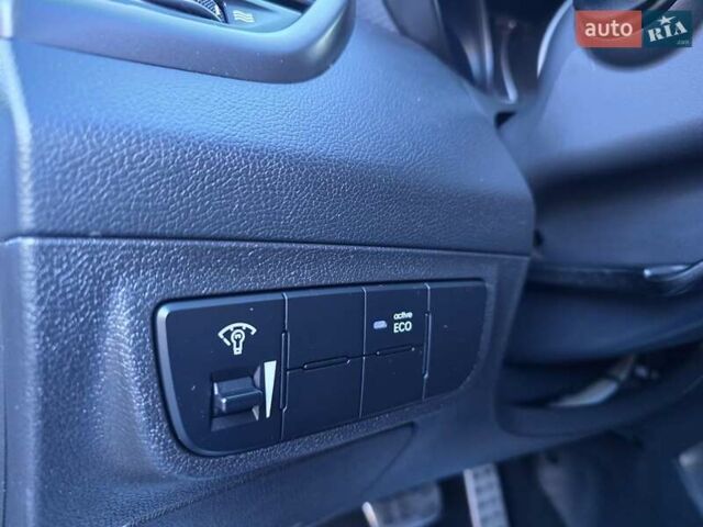 Чорний Хендай Велостер, об'ємом двигуна 1.6 л та пробігом 180 тис. км за 9870 $, фото 16 на Automoto.ua