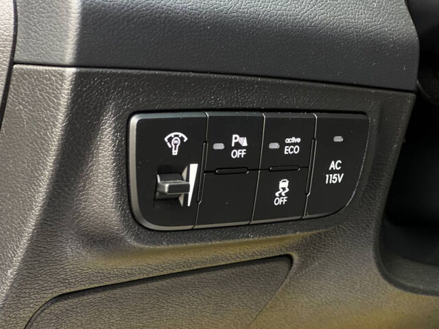 Чорний Хендай Велостер, об'ємом двигуна 1.6 л та пробігом 118 тис. км за 11000 $, фото 12 на Automoto.ua