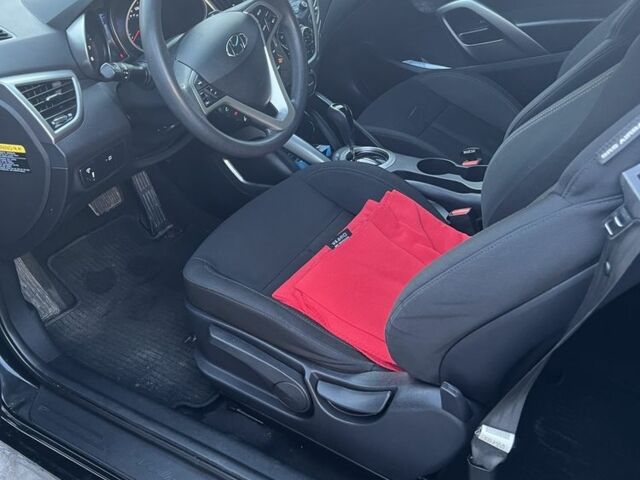 Черный Хендай Велостер, объемом двигателя 1.6 л и пробегом 210 тыс. км за 8000 $, фото 2 на Automoto.ua