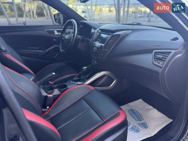 Черный Хендай Велостер, объемом двигателя 1.6 л и пробегом 179 тыс. км за 10100 $, фото 14 на Automoto.ua