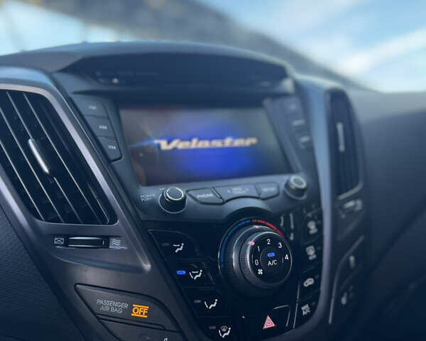 Черный Хендай Велостер, объемом двигателя 1.6 л и пробегом 179 тыс. км за 10100 $, фото 17 на Automoto.ua