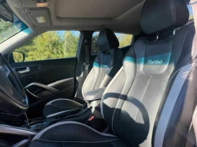 Черный Хендай Велостер, объемом двигателя 1.6 л и пробегом 112 тыс. км за 2500 $, фото 7 на Automoto.ua