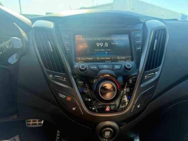 Черный Хендай Велостер, объемом двигателя 1.6 л и пробегом 112 тыс. км за 2500 $, фото 10 на Automoto.ua