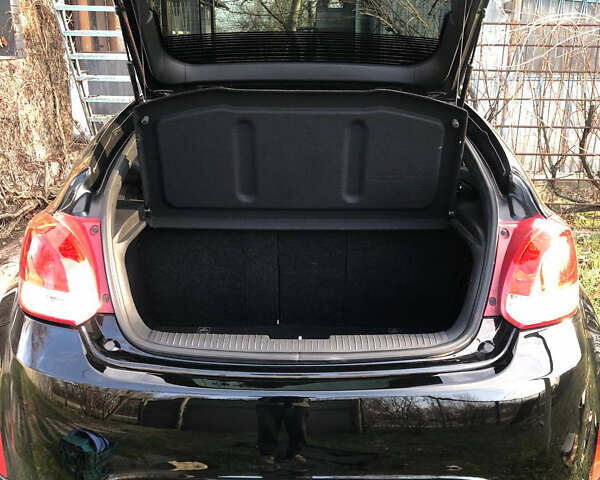 Черный Хендай Велостер, объемом двигателя 1.6 л и пробегом 130 тыс. км за 9300 $, фото 4 на Automoto.ua