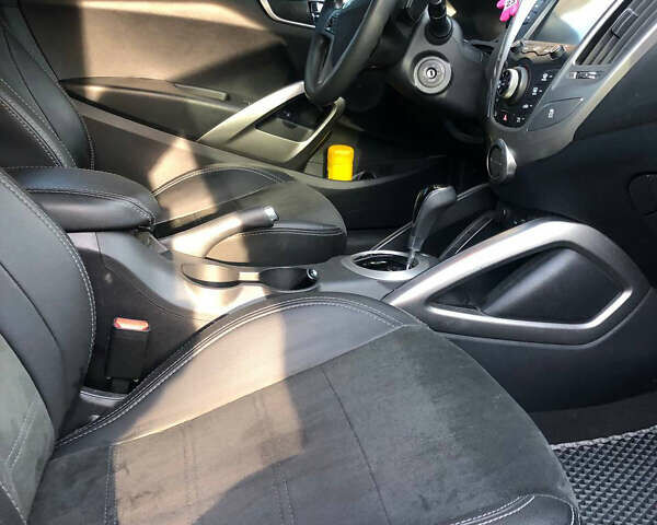 Черный Хендай Велостер, объемом двигателя 1.6 л и пробегом 130 тыс. км за 9300 $, фото 3 на Automoto.ua