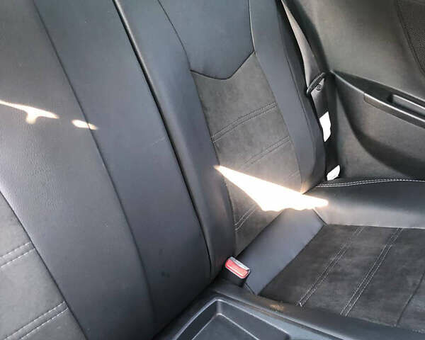 Черный Хендай Велостер, объемом двигателя 1.6 л и пробегом 130 тыс. км за 9300 $, фото 8 на Automoto.ua