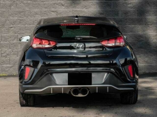 Черный Хендай Велостер, объемом двигателя 1.6 л и пробегом 89 тыс. км за 9000 $, фото 5 на Automoto.ua