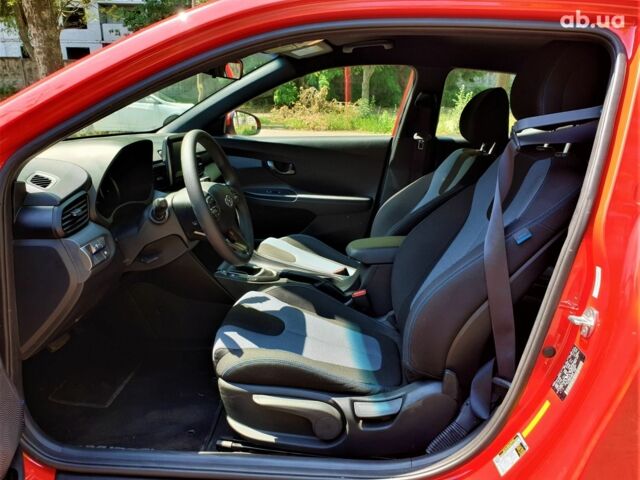 Красный Хендай Велостер, объемом двигателя 0 л и пробегом 1 тыс. км за 18400 $, фото 6 на Automoto.ua