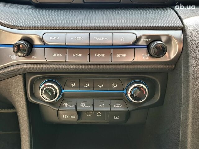 Красный Хендай Велостер, объемом двигателя 0 л и пробегом 1 тыс. км за 18400 $, фото 18 на Automoto.ua