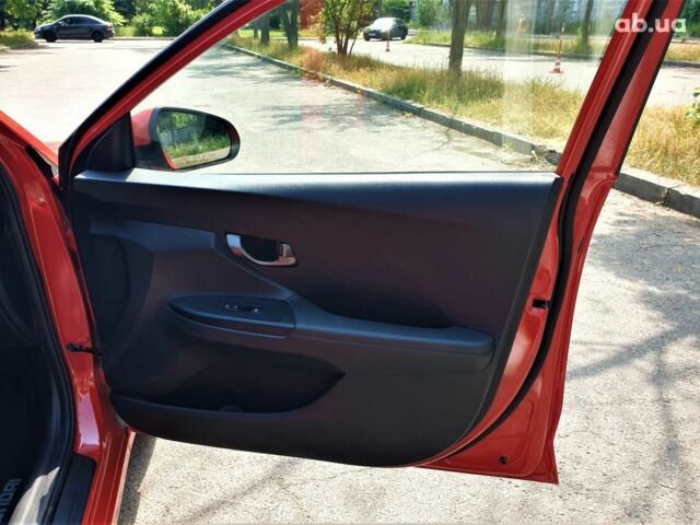 Красный Хендай Велостер, объемом двигателя 0 л и пробегом 1 тыс. км за 18400 $, фото 11 на Automoto.ua