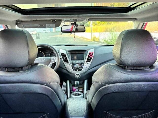 Красный Хендай Велостер, объемом двигателя 0 л и пробегом 121 тыс. км за 8500 $, фото 2 на Automoto.ua