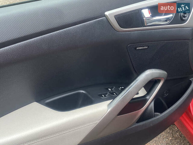 Красный Хендай Велостер, объемом двигателя 1.59 л и пробегом 115 тыс. км за 8150 $, фото 7 на Automoto.ua