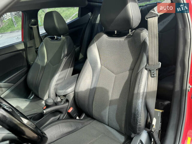 Красный Хендай Велостер, объемом двигателя 1.6 л и пробегом 149 тыс. км за 8500 $, фото 9 на Automoto.ua