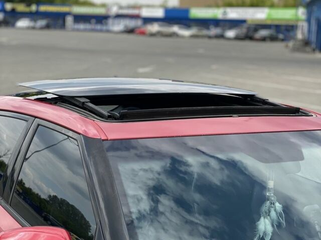 Красный Хендай Велостер, объемом двигателя 1.6 л и пробегом 1000 тыс. км за 10000 $, фото 4 на Automoto.ua